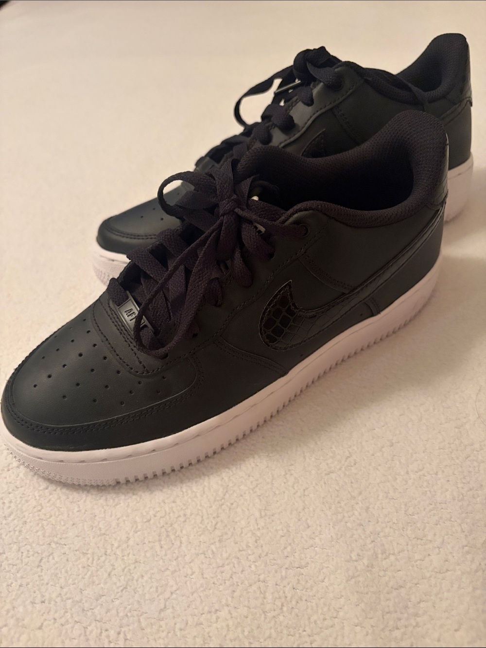 New Big Boys Nike size 7